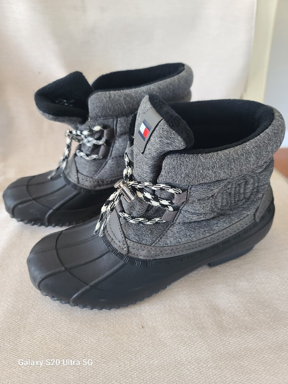 Tommy Hilfiger Womens Grey & Black Insulated Rain Boots